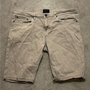 BLUENOTES BEIGE KHAKI FLAT FRONT MEN'S PANT COTTON BLEND SHORTS SIZE 34